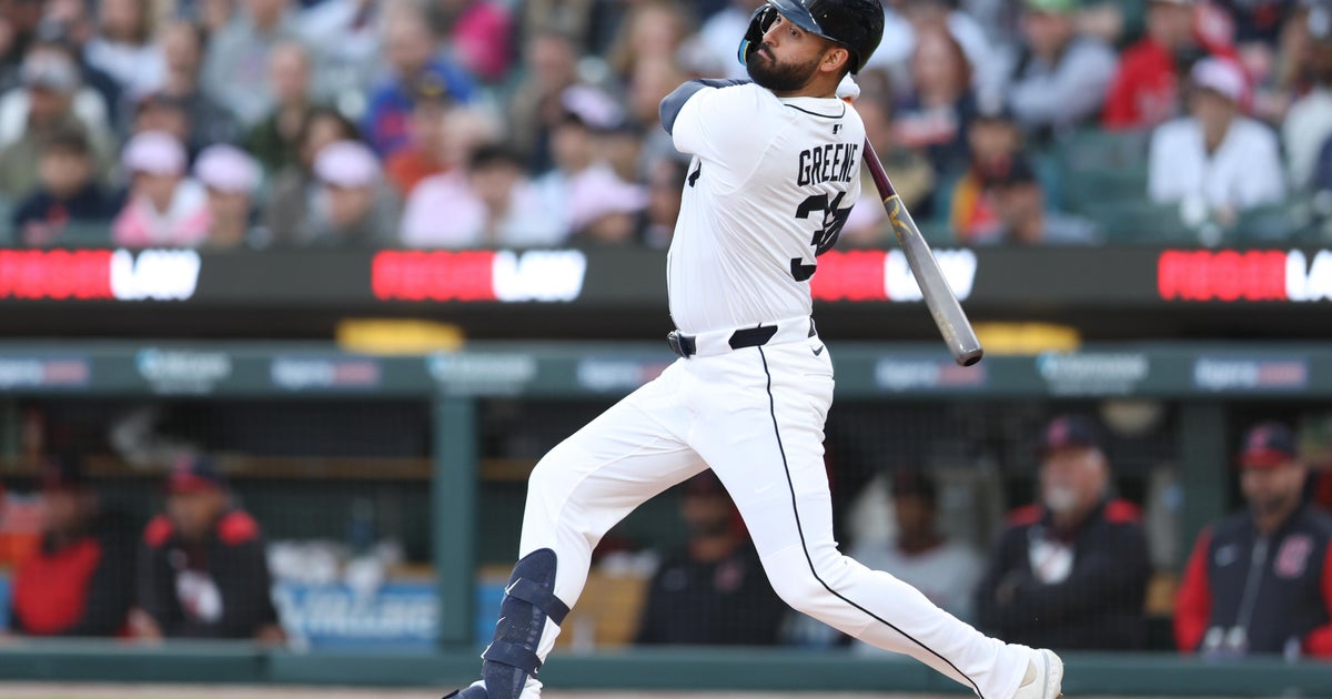Guardians Rally in 10th to Defeat Tigers 7-5