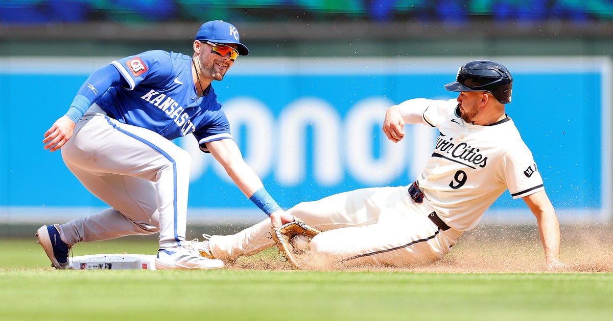 Royals Edge Twins 2-1, Snap Winning Streak