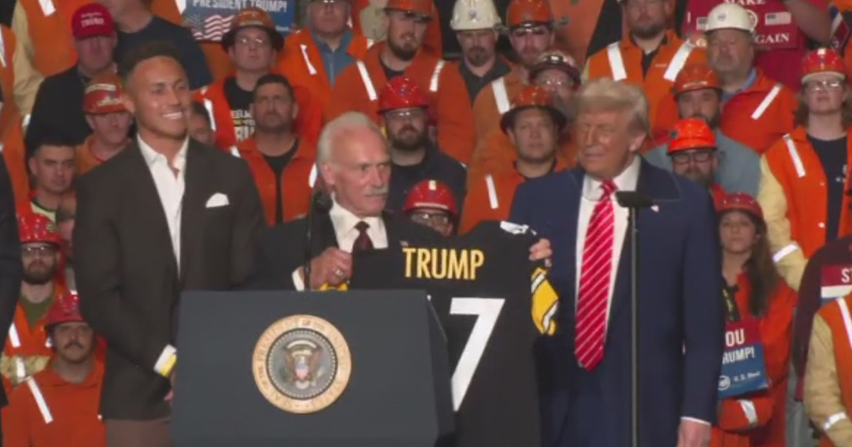 Steelers Respond to Fan Outcry Over Trump Jersey Presentation
