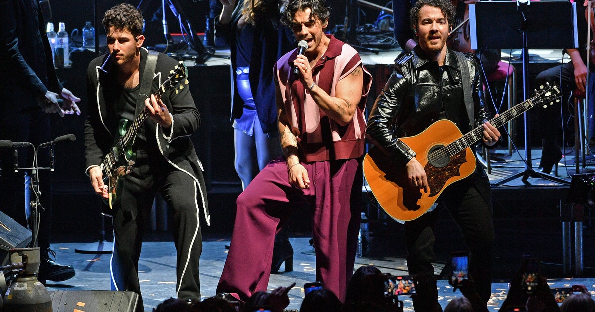 Jonas Brothers Relocate Chicago Concert to Suburban Venue