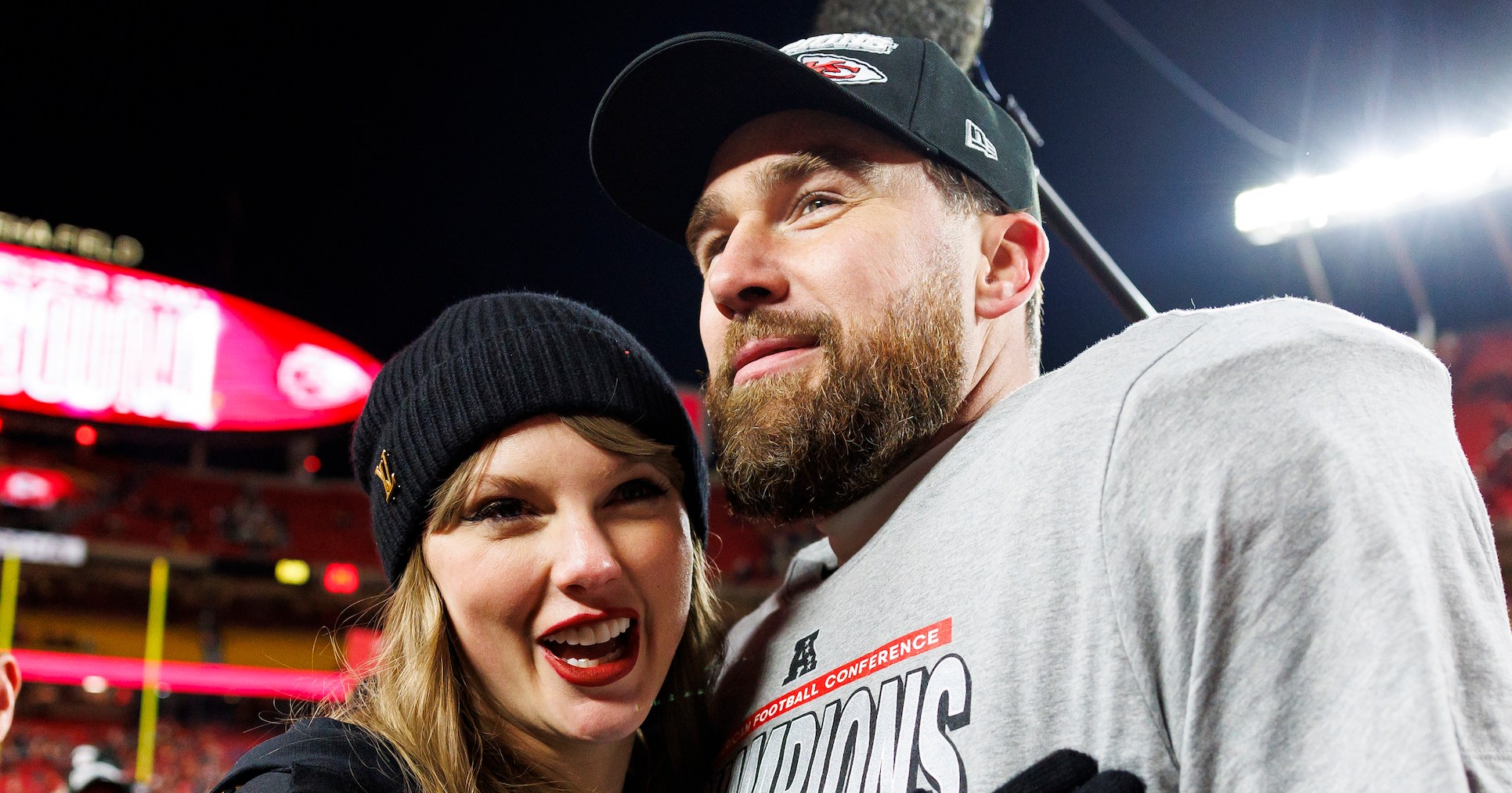 Taylor Swift and Travis Kelce Enjoy Romantic Evening in NYC