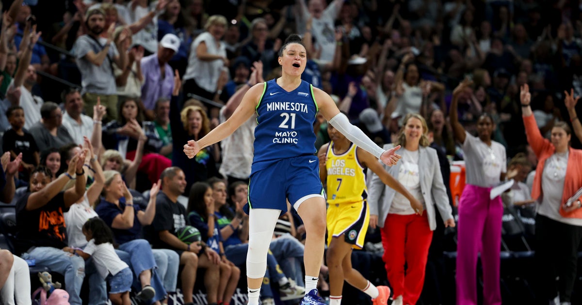 McBride's Late Surge Powers Lynx Past Sparks 82-66