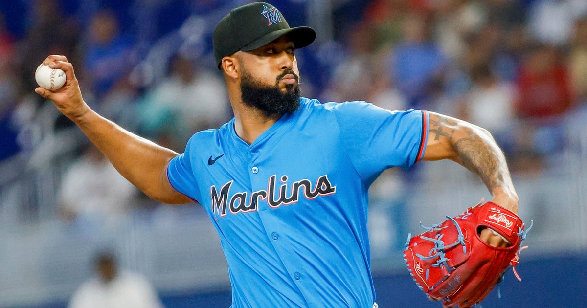 Stowers Breaks Home Run Drought as Marlins Defeat Braves 5-3