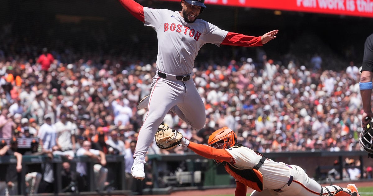 Giants Overcome Red Sox with Late Surge, 9-5