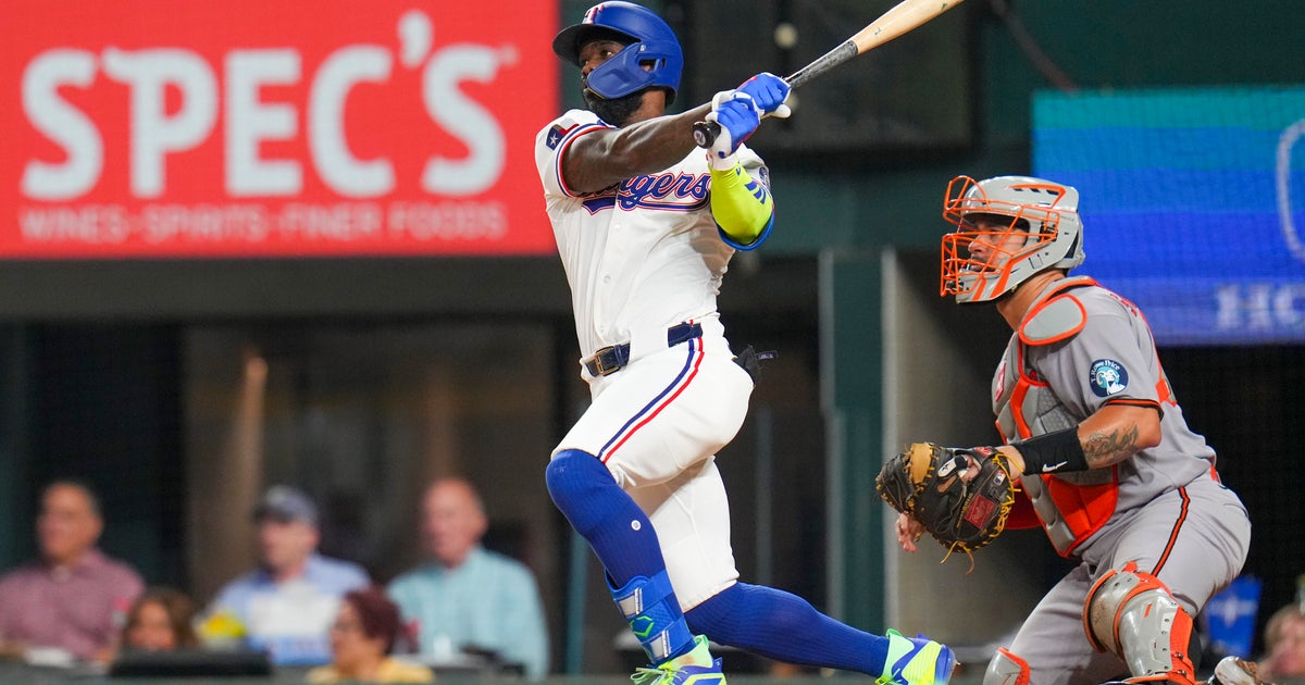 Rangers Dominate Orioles 10-2 with García's Four RBIs