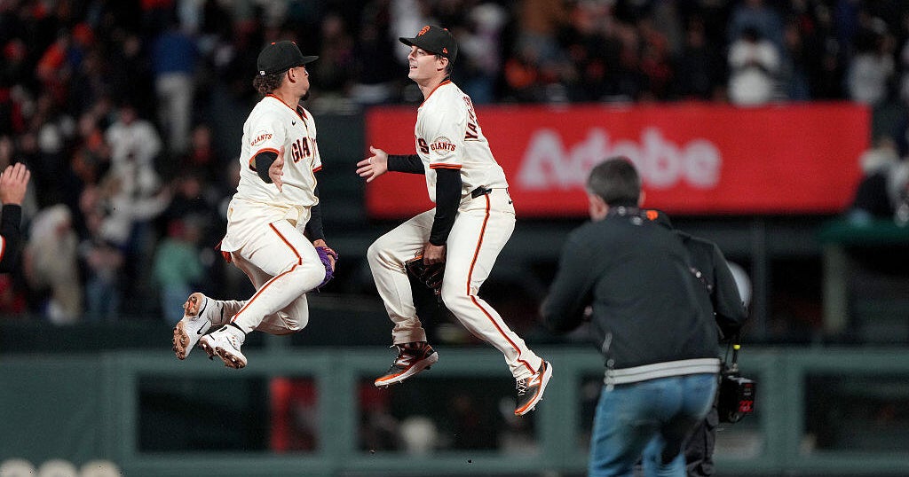 Giants Surge Past Phillies with Late Inning Rally
