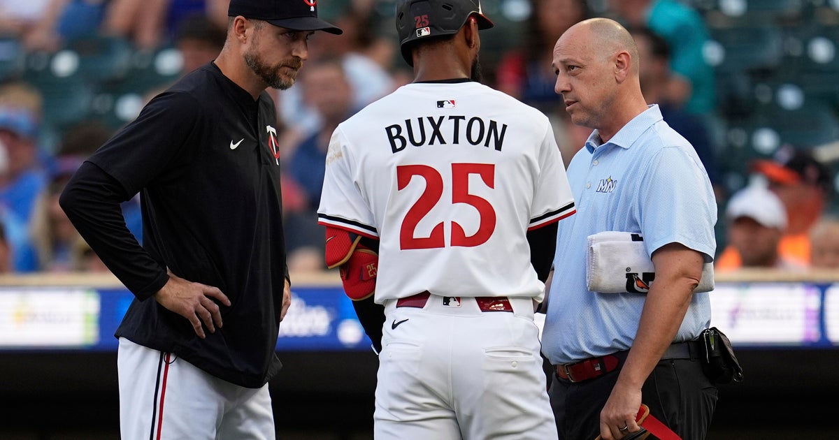 Byron Buxton Exits Game After Hand Injury
