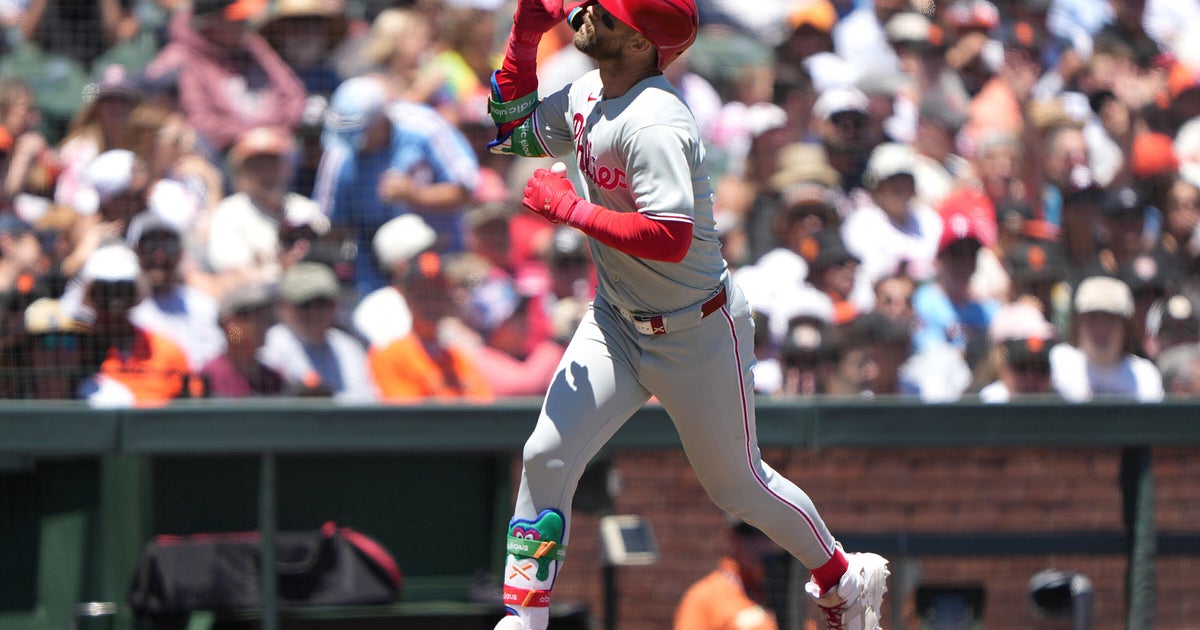 Bryce Harper Shines in Phillies' 13-0 Victory Over Giants