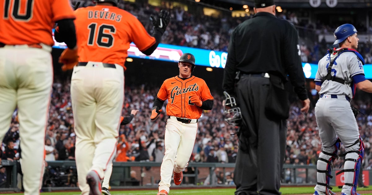 Giants Edge Dodgers 8-7, Extend Rival's Losing Streak