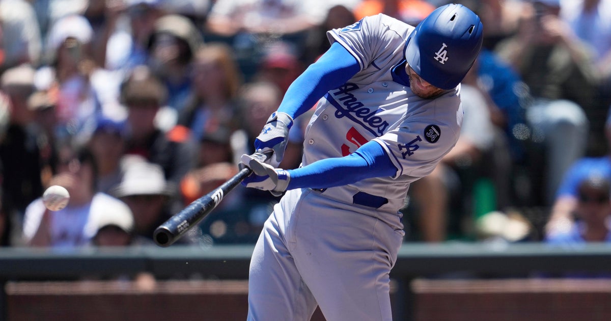 Freddie Freeman's Late Heroics Propel Dodgers Past Giants 5-2