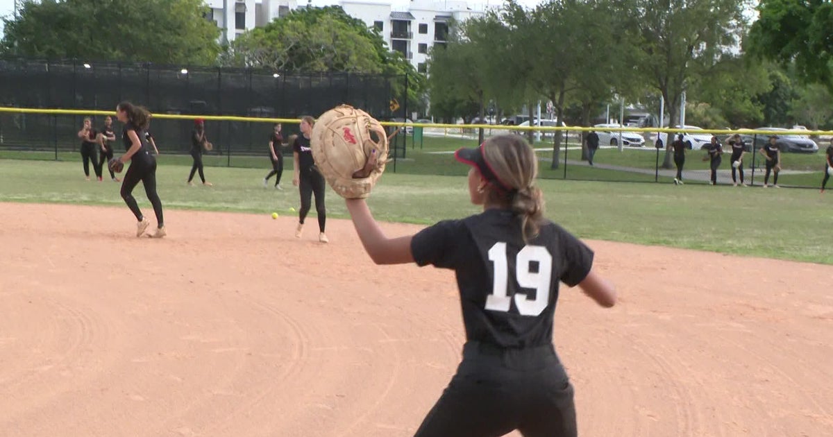 Miami Stingrays Cultivate Future Softball Stars