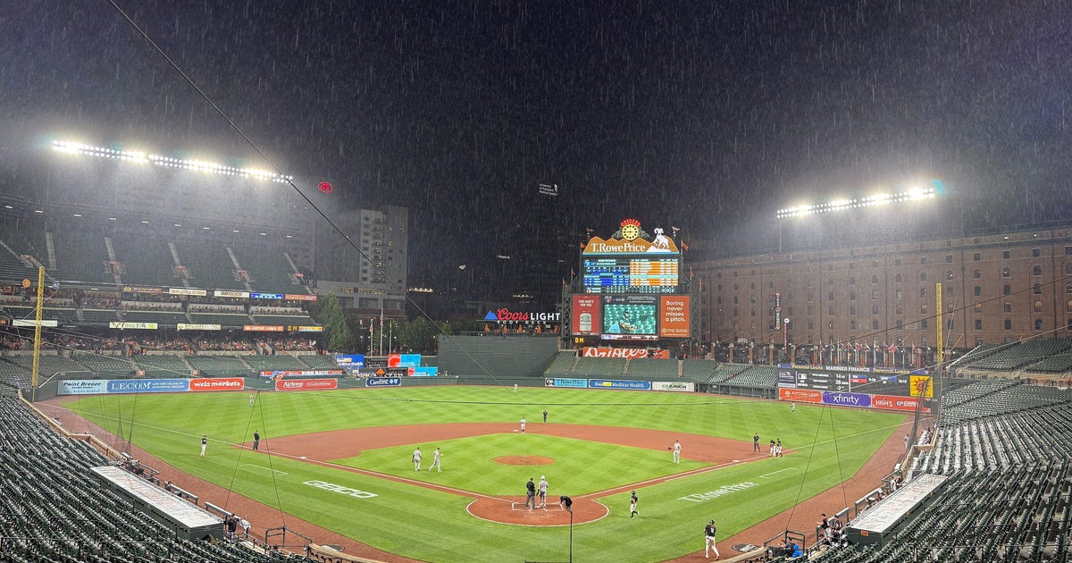 Tovar's Late Homer Lifts Rockies Over Orioles 6-5