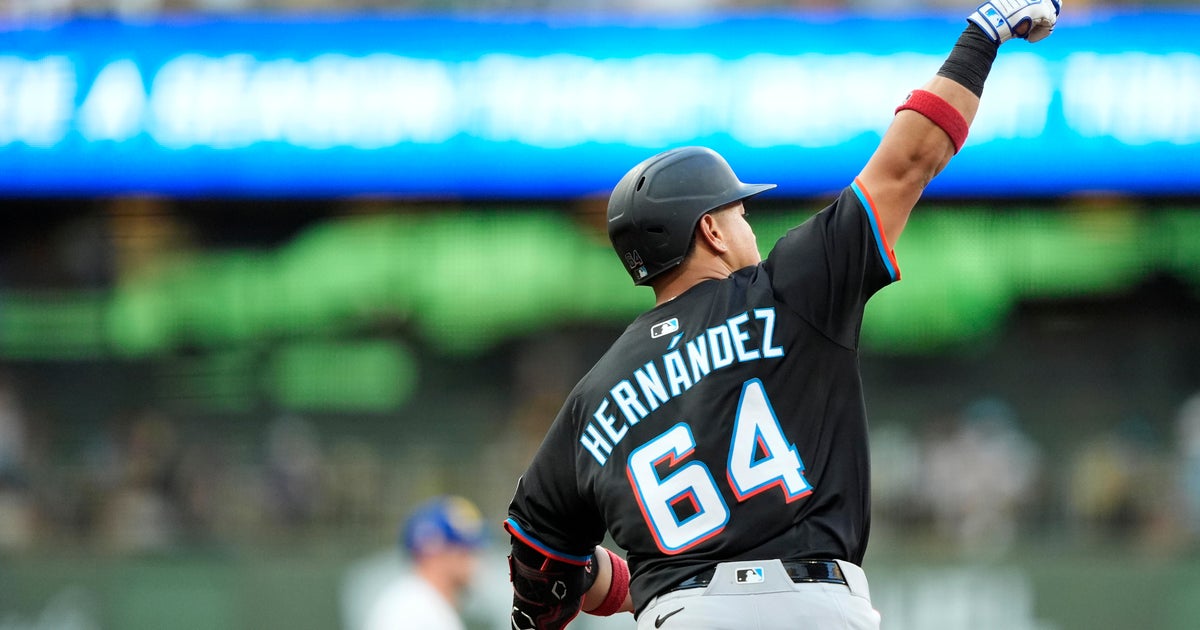 Hernandez Powers Marlins to Victory Over Brewers