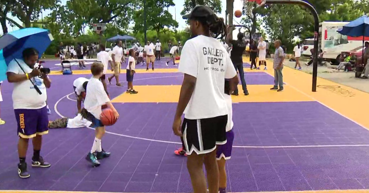 NBA Rising Star Antonio Reeves Hosts Youth Camp in Chicago