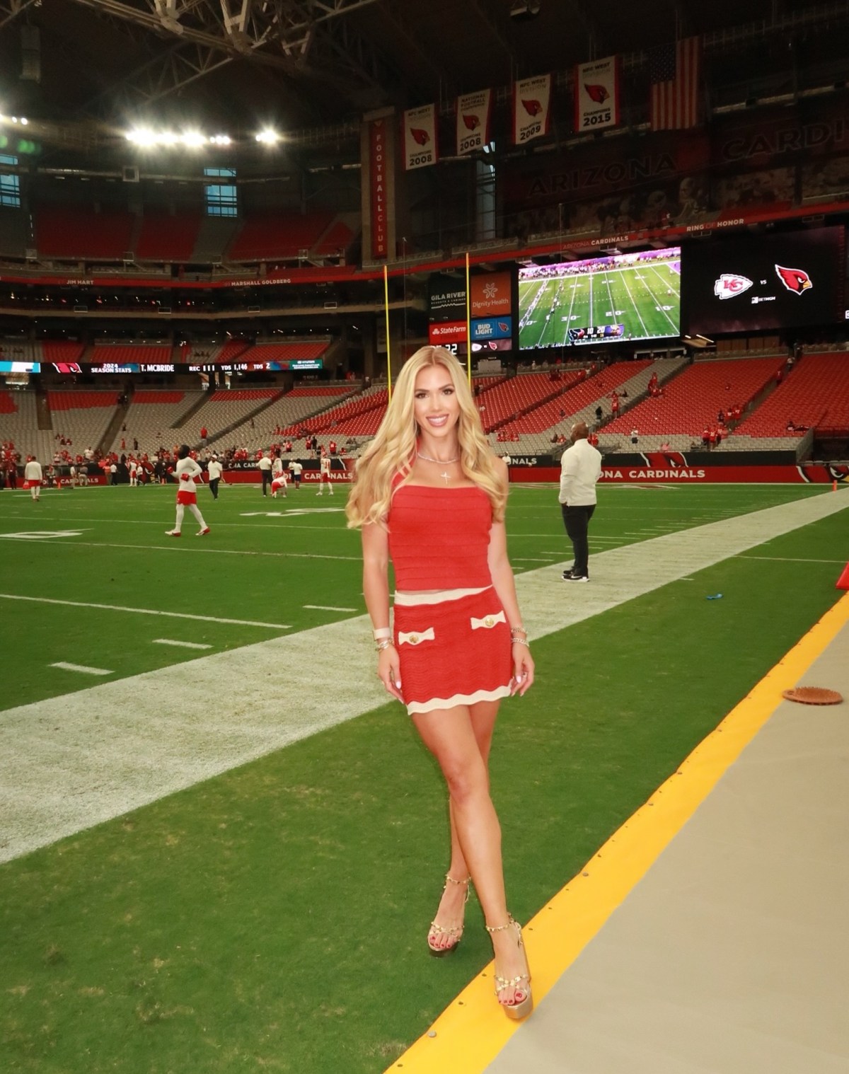 Gracie Hunt Showcases $400 Retrofete Ensemble at Chiefs Preseason Match